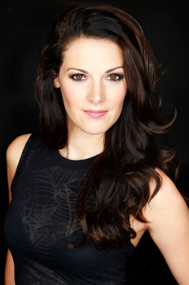 Nicole Fraissinet as Ally in Just a Phase