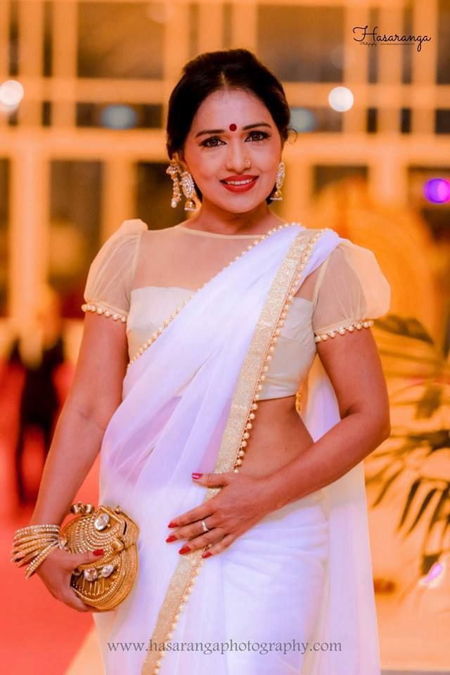 Nilmini Thennakoon as Valli's Adoptive Mother in Kadira Divyaraja