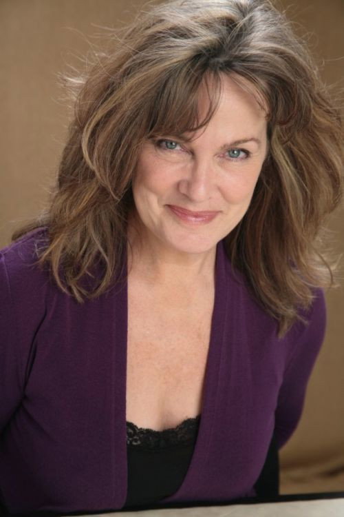 Meg Wittner as Ellen in Us