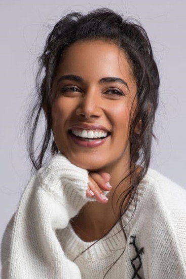 Nadia Kounda as Yasmina in Rabat