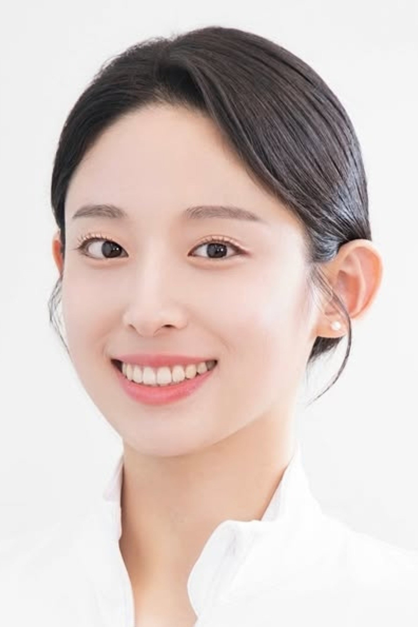노서영 as Ju Da-in in The Sky is Clear Today
