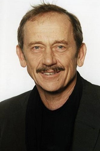 Tilo Prückner as Albert Rais in Lena Rais