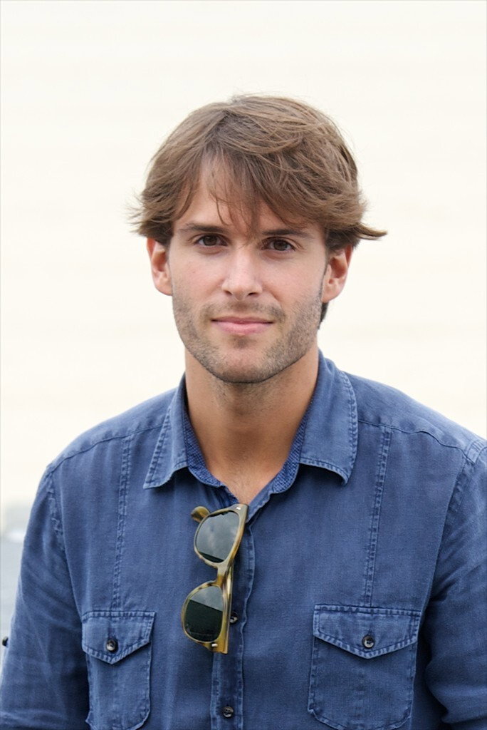 Iñigo Gastesi as Joven in Cactus