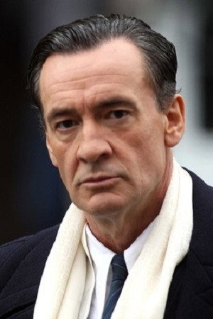 Francis Lorenzo as Hernán Mejías / El comisario in Red Eagle