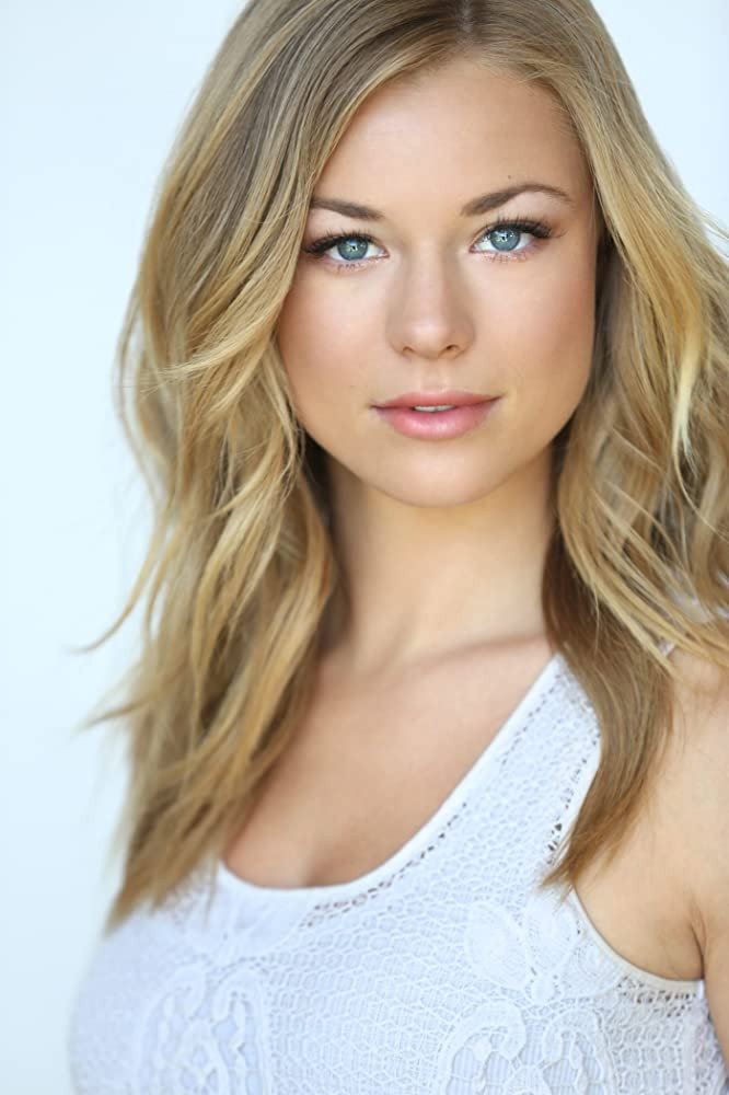 Nikki Leigh as Santa Fe Walden in A Girl Is A Gun