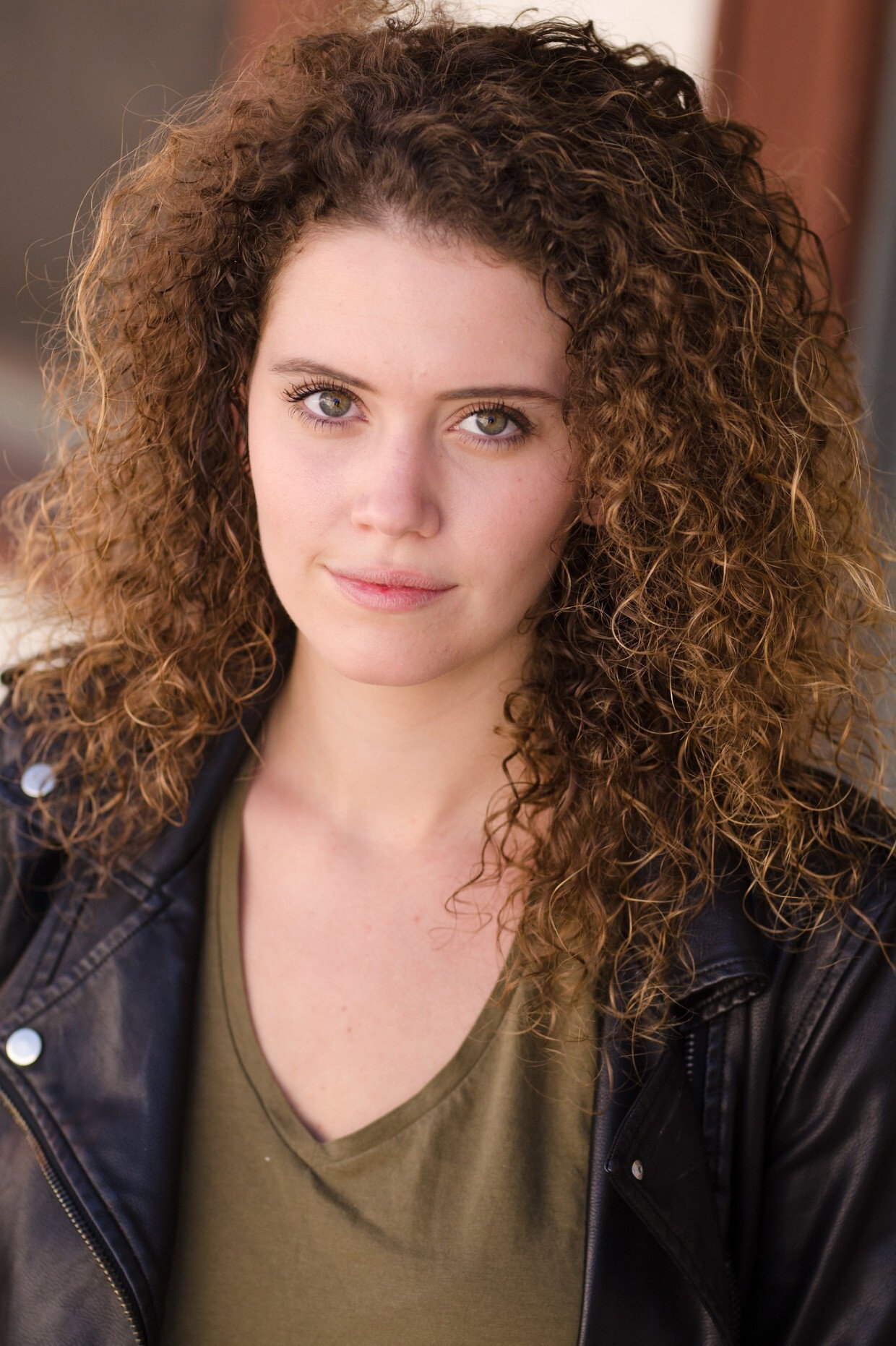 Emma Deckers as Marloes in Out of Luck
