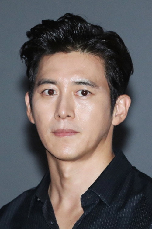 고수 as Yoon Tae-Won in The Flower in Prison