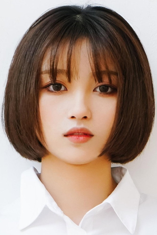 Wang Han as Xiao Qiu / Shen Qingge in Misfortune Miss and Lucky Mr
