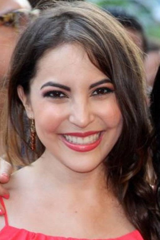 Miriam Higareda as María ''Mary'' González Martínez in Tanto Amor