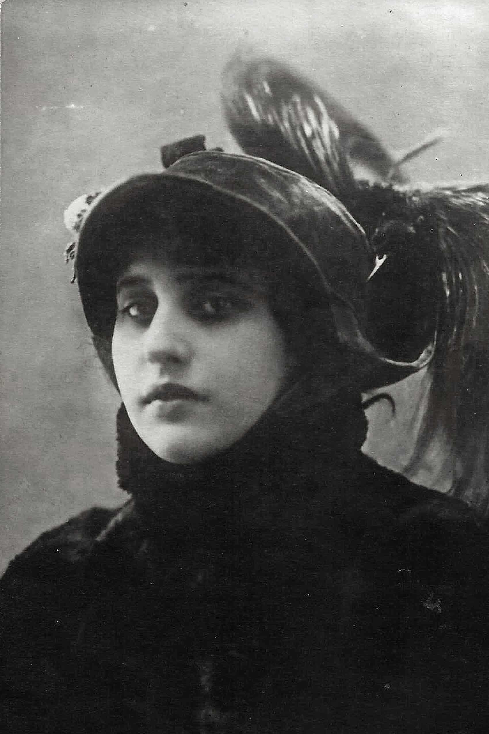 Вера Холодная as Chloe in The Last Tango