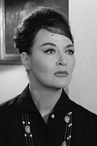 Linda Sini as Maldida in Mama Fairy and the Woodcutter