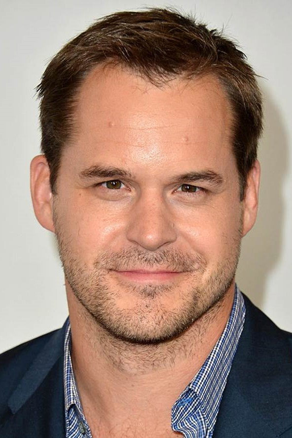 Kyle Bornheimer as Dave in Perfect Couples