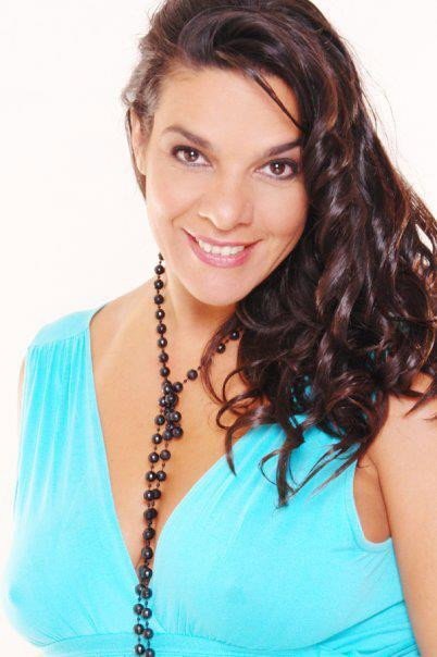 Claudia Ríos as Bertha in Euforia