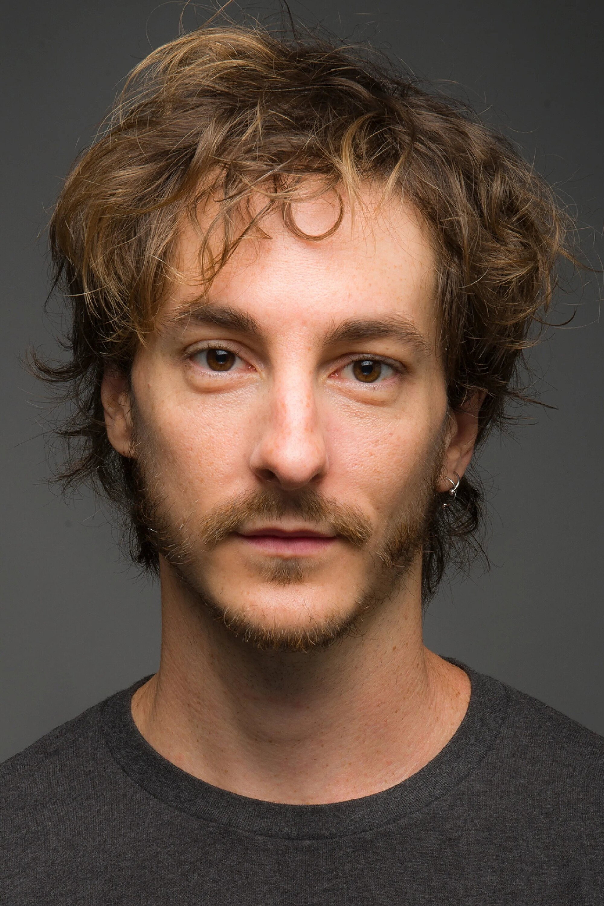Esteban Kukuriczka as Sebastián in Eliana