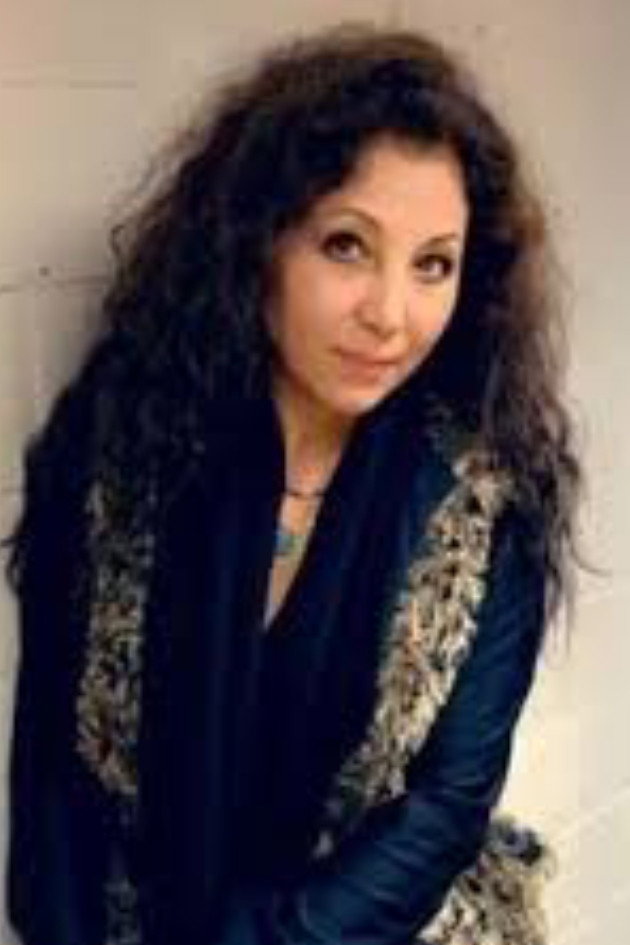 Ohoud Ibrahim as Shahd's mother in The Rebel