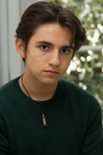 Sam Chemoul as Clak in Les noyaux sans cerises