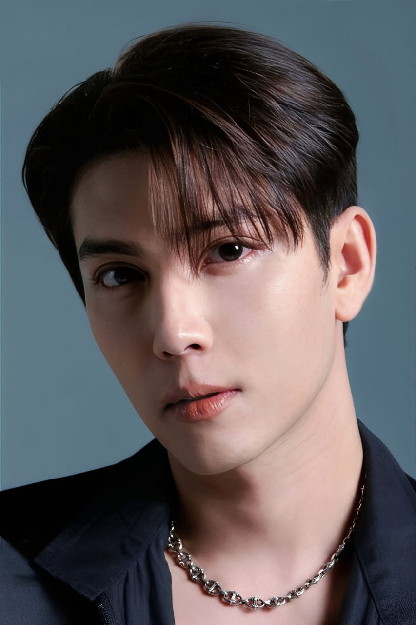 เฟโรส คาน แช่มช้อย as Phu in Lover Merman
