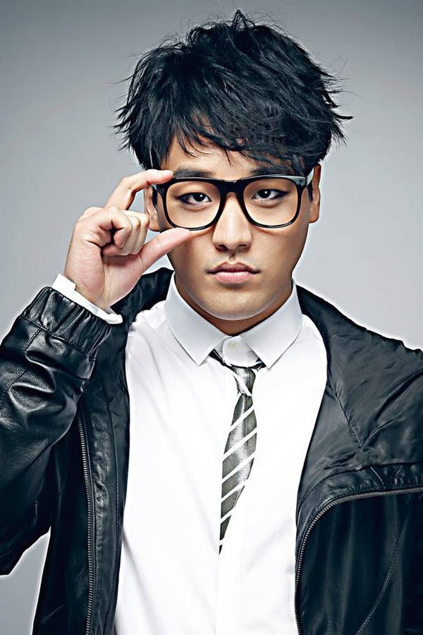 Han Hee Jun as (Host - Ep. 326-486) in After School Club