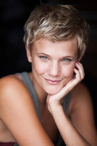 Sara Visser as Samira in Raveleijn