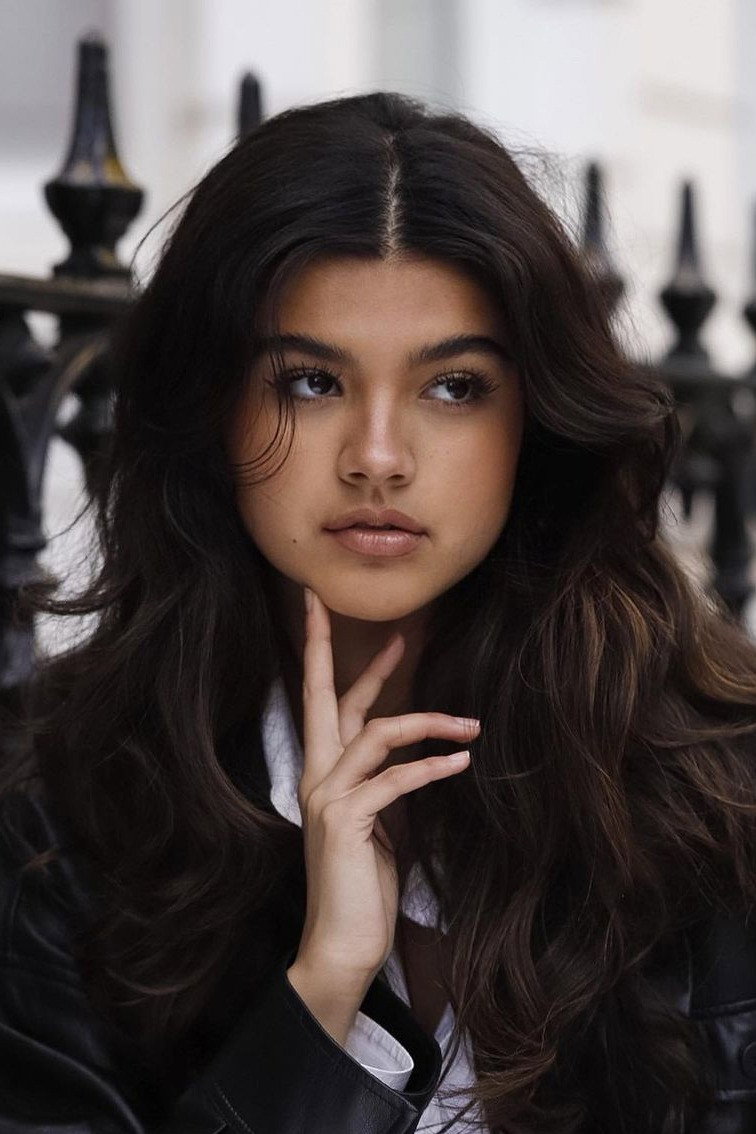 Sara Echeagaray as Ava Navarro in Big Shot