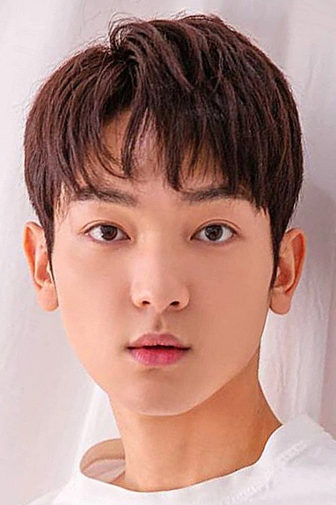 박건태 as Kim Tae-do (young) in The Goddess of Fire