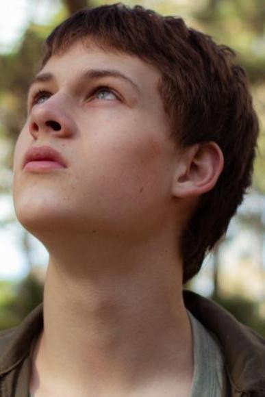 Teo Inama Chiabrando as Felipe in Sublime
