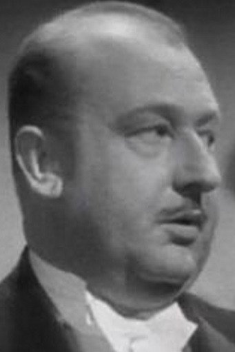 David Horne as John Trasmere in Clue of the New Pin