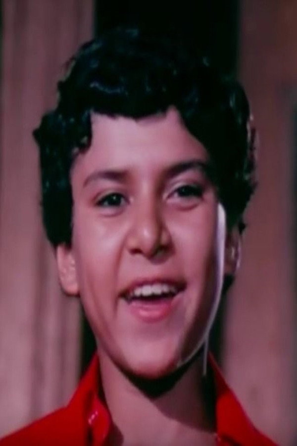 Hesham El Ashry as الطفل عصام in I'll Never Come Back