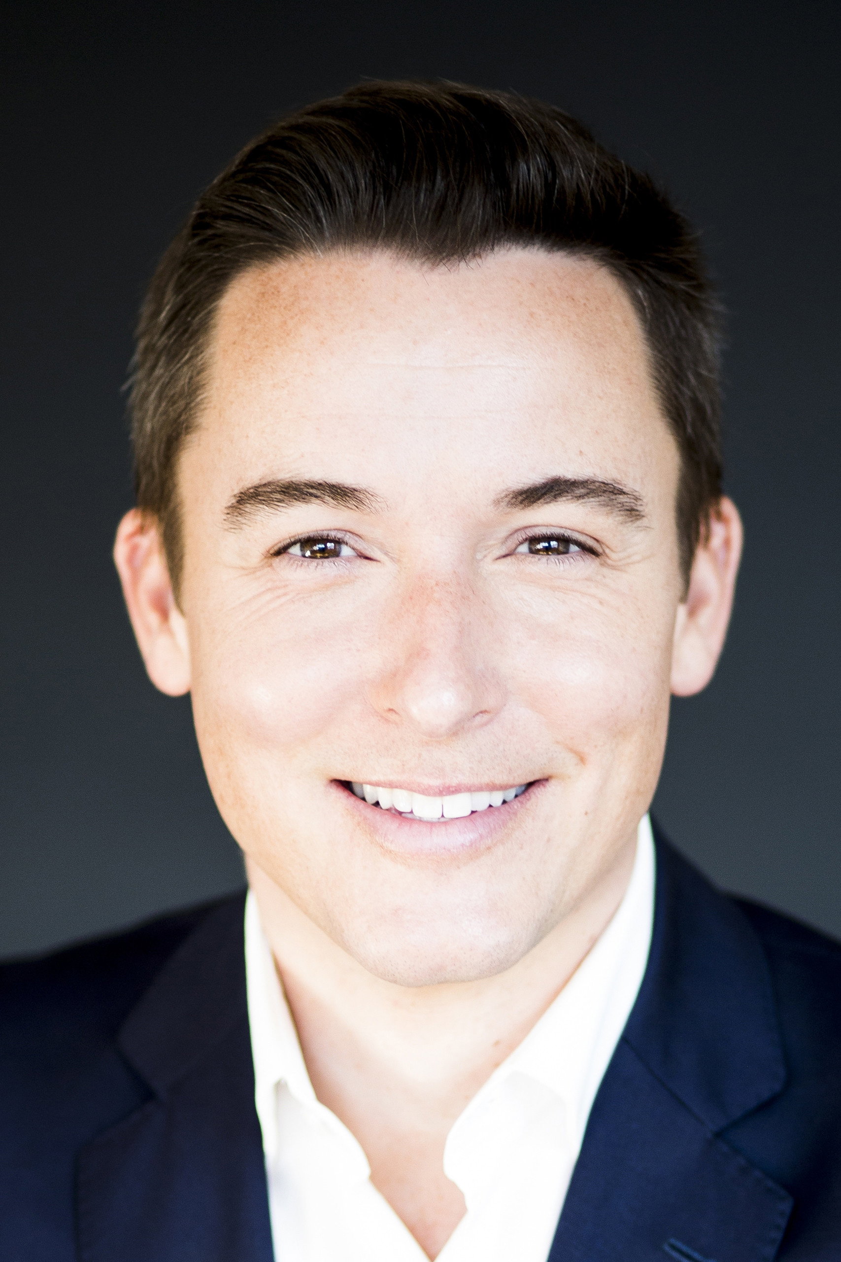 Patrice Groleau as Himself - Host in Agents doubles