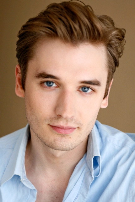 Seth Numrich as Adam Rosenblum in Gravity
