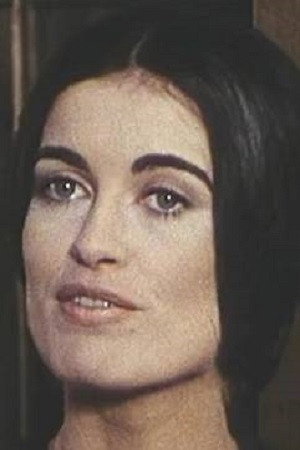 Marie Henriau as Honorine in Ces grappes de ma vigne