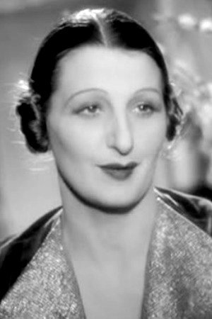 Marthe Mellot as Madame des Perthuis in L'Homme qui joue avec le feu