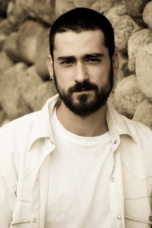 Pedro Gracindo as Tomas in Death Inhabits at Night