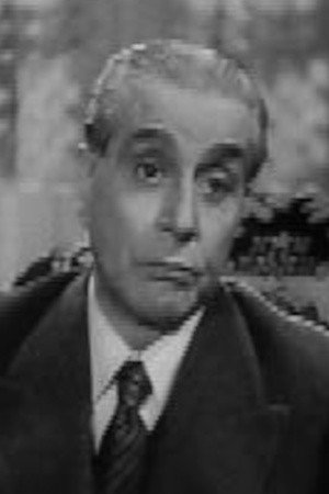José Calle as Uncle Eusebio in Nobleza baturra