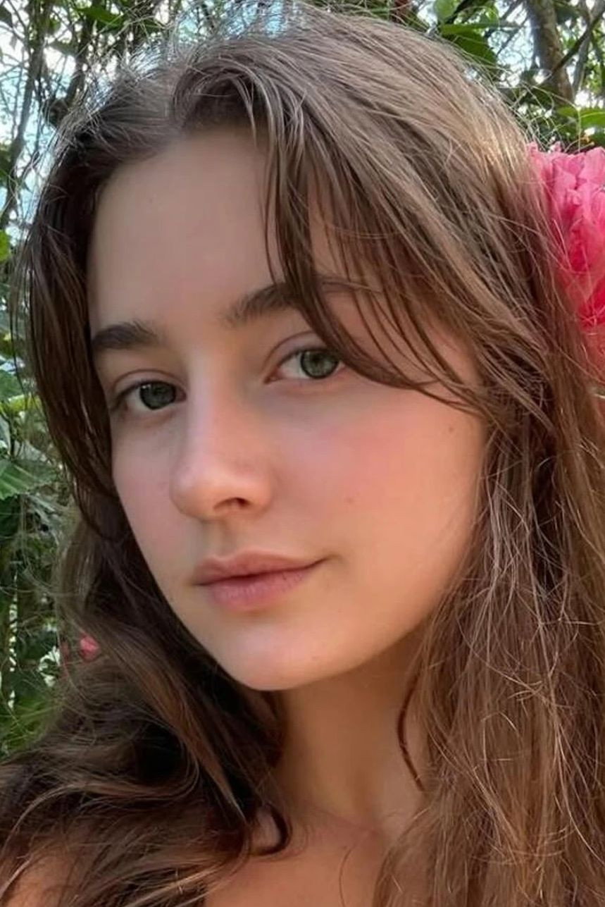 Ilona Almansa as Laura in The Other Son