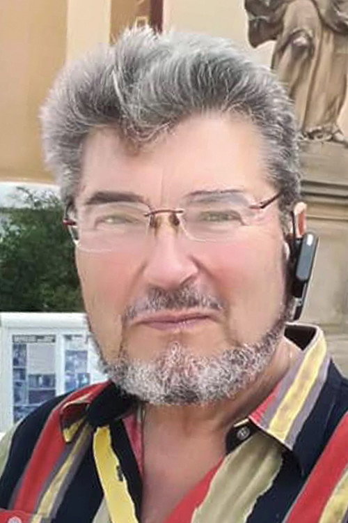 Leo Marian Vodička as Eisenstein (singing voice) in Netopýr