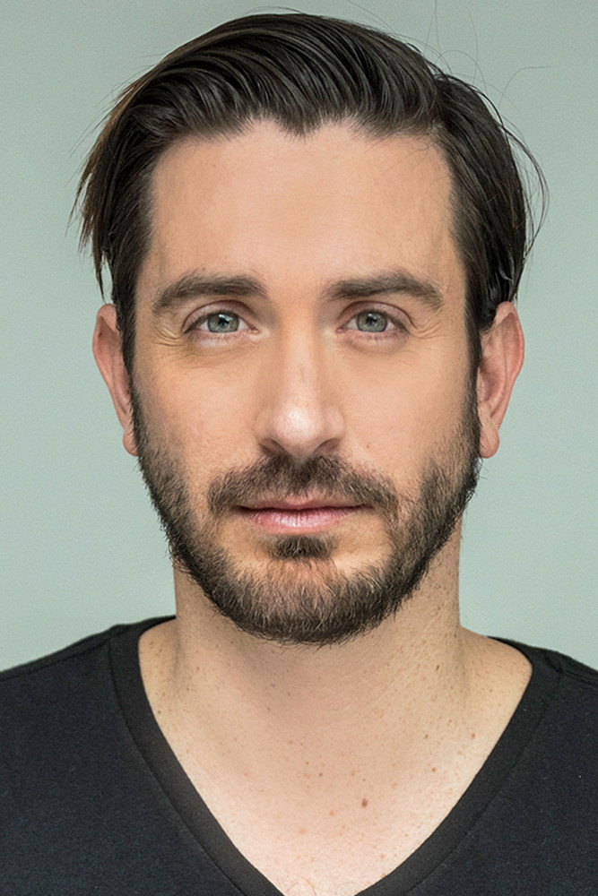 Octavio Hinojosa Martínez as Claudio in Between Walls