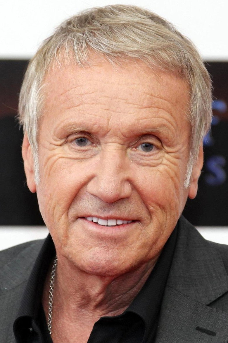 Yves Rénier as Patrick Ryan in Dolmen