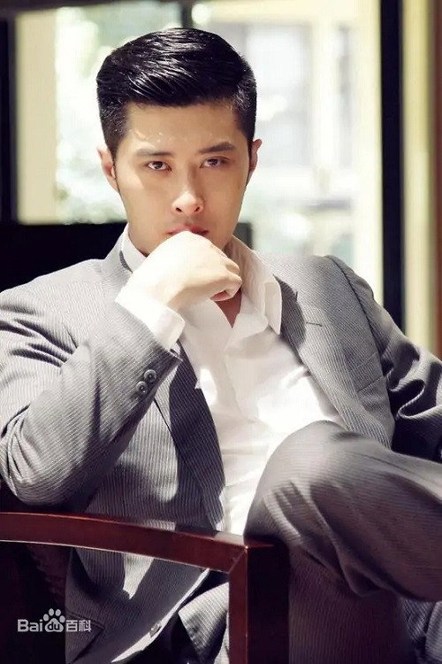 Cunyi Sui as 李云鹤 in 新燕子李三