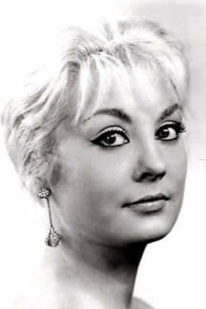 Jenny Astruc as Paulette in Le commando des chauds lapins