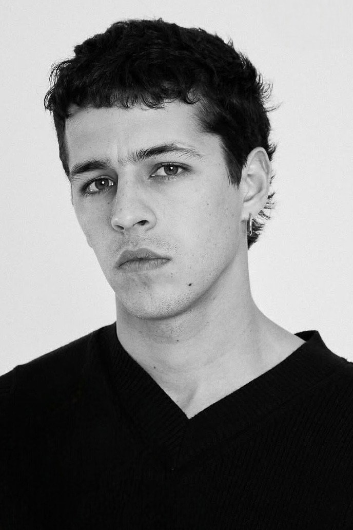 Simón Hempe as Federico in Go! Live Your Way