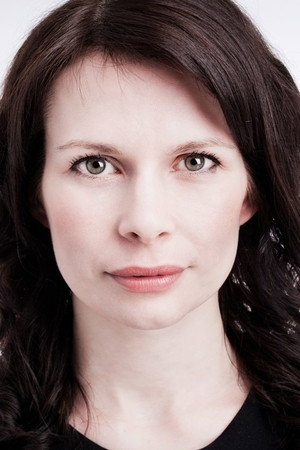 Heather Darcy as Beth in Till Sunset
