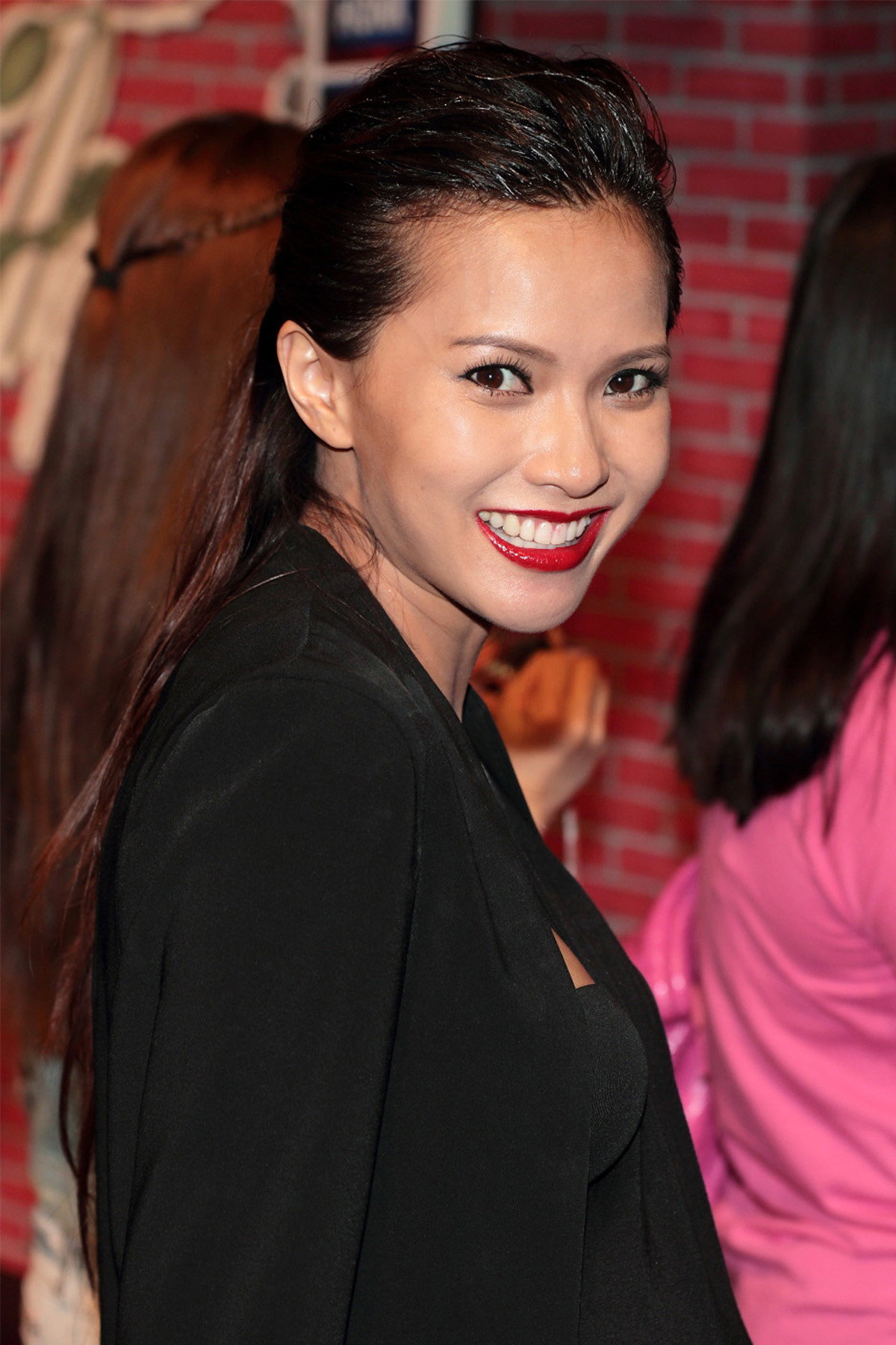Rosanne Wong as Jas in 死亡写真