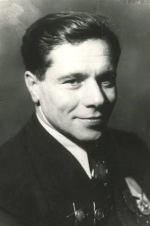 Виктор Губанков as Фаддей in Return to the Beginning