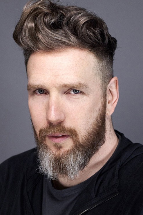 Alexandre Herchcovitch as Self - Host in Corre e Costura