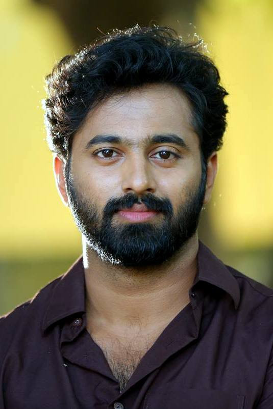 Unni Mukundan as Sanal in Mindiyum Paranjum