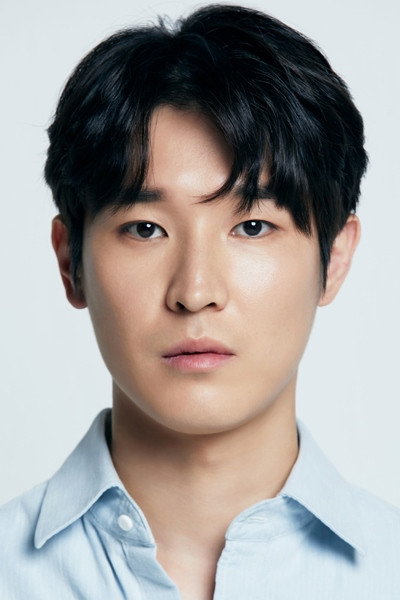 우지현 as Choi Bong-ki in Search: WWW