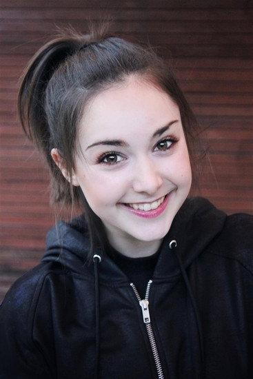 Lila Lacombe as Ibycellia (voice) in The Legendaries