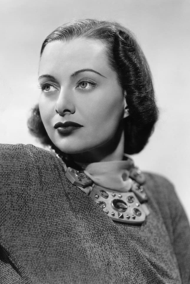 Luli Deste as Julia Garrett in South to Karanga