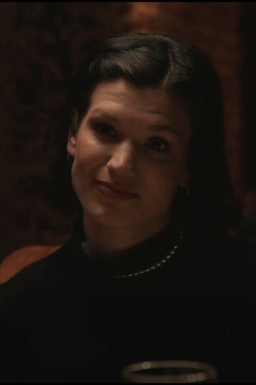 Victoria Pepe as Ana in Qora